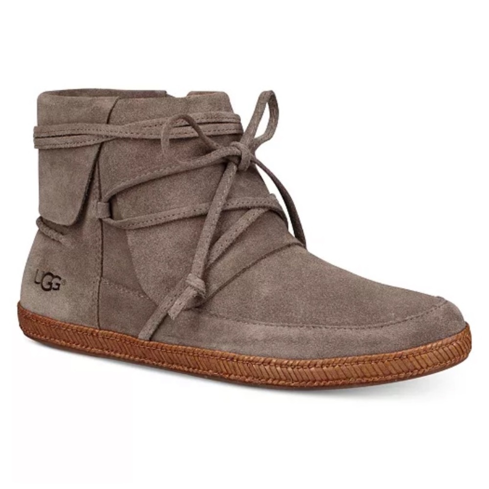 UGG Reid Mocassin Boots - used worn a few times